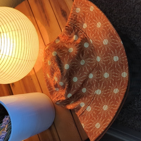 J. Crew Reversible Bucket Hat in Caramel Sunburst - Picture 2 of 4